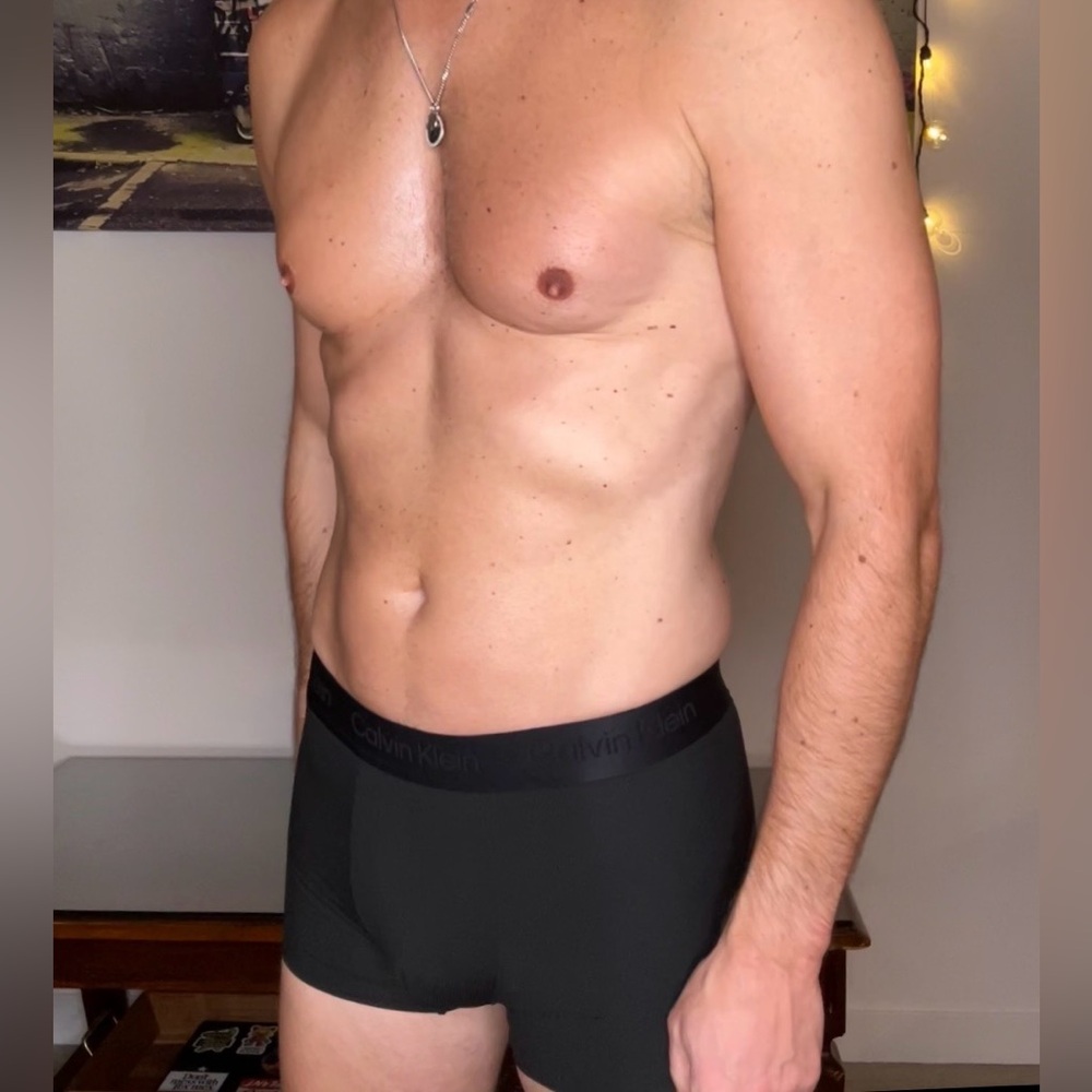 Calvin Klein | Micro Grip Low-Rise Trunks in Black  - Classic (Small) - Picture 11 of 12